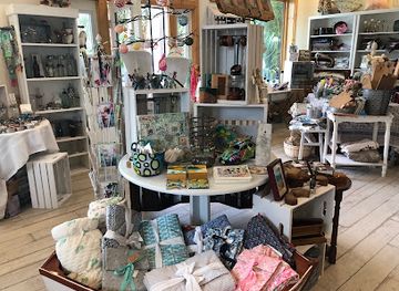 florida/apalachicola/shop/bee-inspired-too