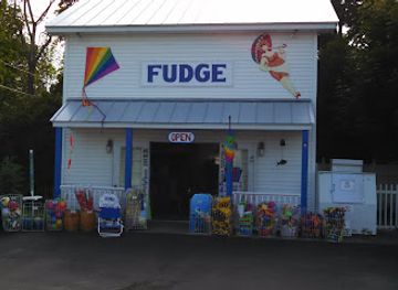 michigan/sleeping-bear-dunes-national-lakeshore/shop/empire-outdoors