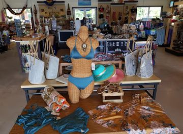 honduras/bay-islands/shop/seaside-gifts-photos