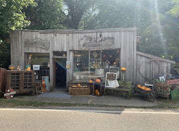 illinois/corn-belt/shop/funks-grove-country-store