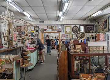 missouri/independence/shop/elsie-bell-s-antiques-mall