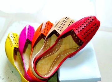 pakistan/peshawar/saddar/shop/ibrahim-shoes-and-khussa-shop