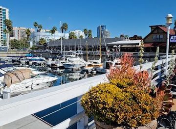 california/costa-mesa/shop/shoreline-village