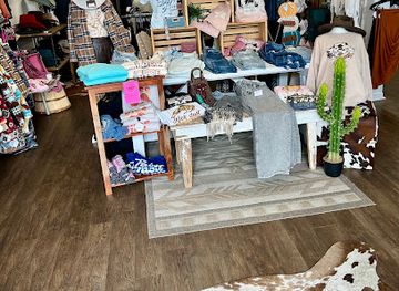 kentucky/inner-bluegrass/shop/the-wild-huckleberry-boutique