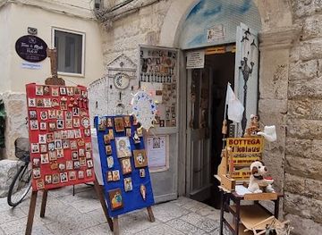 italy/bari/bari-vecchia/shop/bottega-nikolaus