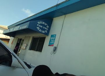 the-bahamas/eleuthera/shop/bert-s-for-the-best-grocery-store