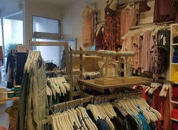 california/huntington-beach/huntington-beach-pier/shop/model-citizen