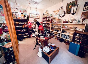 iowa/sioux-city/shop/whistle-stop-antique-shop