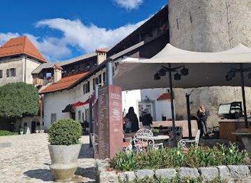 slovenia/lake-bled/shop/castle-coffee-shop