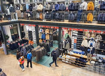 france/paris/le-marais/shop/uniqlo