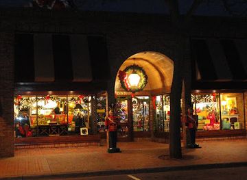 michigan/tawas-point-state-park/shop/o-connor-s