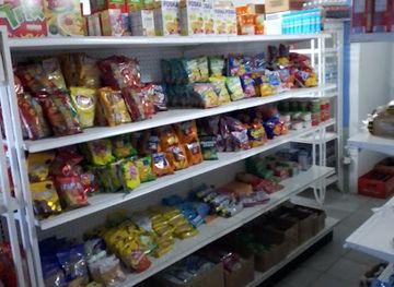 jamaica/runaway-bay/shop/queen-v-s-grocery