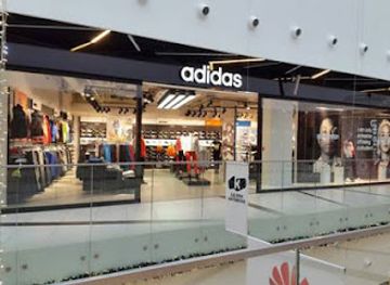 poland/krakow/shop/adidas