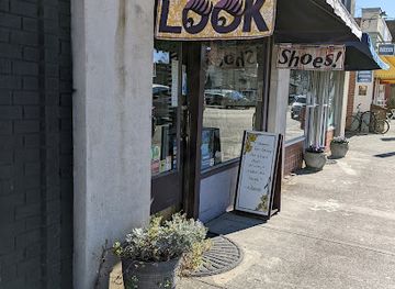 north-carolina/durham-area/shop/vaguely-reminiscent