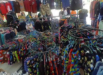 thailand/erawan-national-park/shop/rung-rot-big-mart-products-following-trends