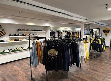 michigan/ann-arbor/shop/university-vintage