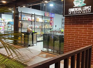 ecuador/amazon/shop/plaza-amazonas-garden