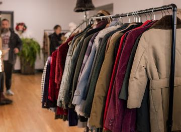 maine/bangor/shop/red-rabbit-bazaar