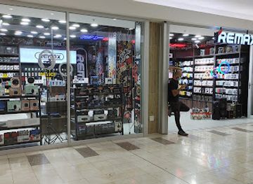 south-africa/pretoria/brooklyn/shop/4-milk-honey-brooklyn-mall-closed-refer-to-our-menlyn-maine-store-or-our-website