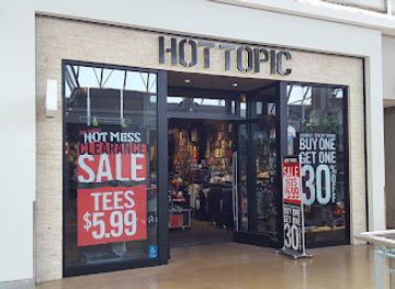 maryland/columbia/shop/hot-topic