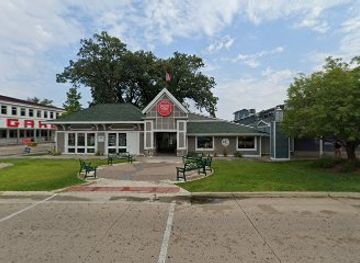 iowa/iowa-great-lakes/shop/blond-genius-boutique-okoboji