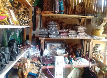 madagascar/androy/shop/andasibe-handicraft-shop