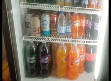 zimbabwe/nyanga-national-park/shop/israels