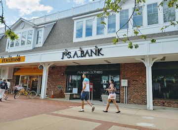 rhode-island/newport-coastline/shop/long-wharf-mall