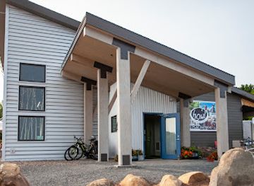 wisconsin/apostle-islands/shop/howl-adventure-center