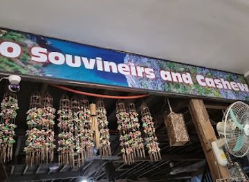 philippines/coron/shop/cashew-and-local-handicrafts-pasalubong