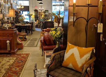 north-carolina/hendersonville/shop/the-marketplace-on-locust