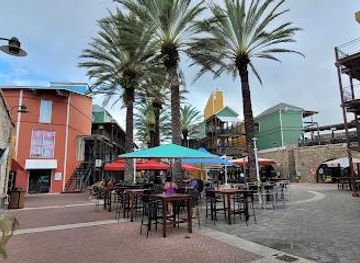 Renaissance Mall & Rif Fort