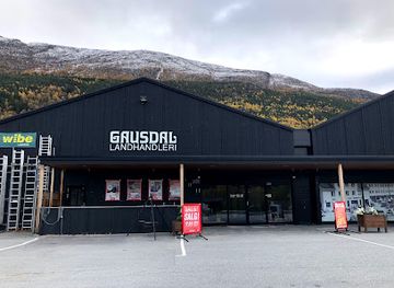 norway/jotunheimen-national-park/shop/gausdal-landhandleri-lom