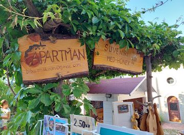 croatia/slavonia/shop/suvenirnica-helm