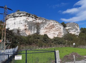 bulgaria/upper-thracian-plain/shop/array-of-niches-in-the-kovan-kaya-rock