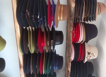 ecuador/otavalo/shop/fabrica-de-sombreros-horeb