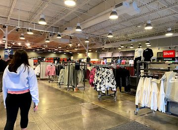 connecticut/hammonasset-beach-state-park/shop/nike-factory-store