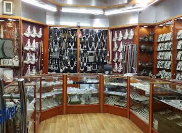 oman/al-hajar-ash-sharqi/shop/unique-gems