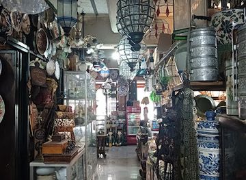 indonesia/java/shop/pasar-triwindu