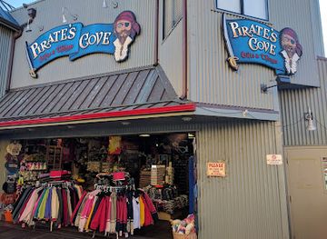 california/monterey/shop/pirate-s-cove