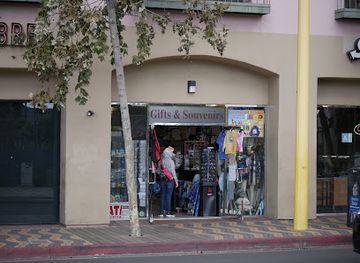 california/santa-monica/shop/gift-souvenirs-santa-monica