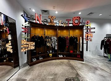 new-york/new-york-city/shop/dover-street-market-new-york