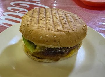 djibouti/godoria-mangrove/shop/djib-burger-restaurant