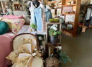 oregon/smith-rock-state-park/shop/back-porch-llc