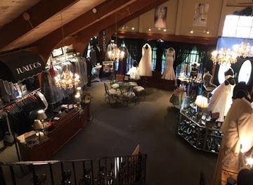 illinois/aurora/shop/wolsfelt-s-bridal