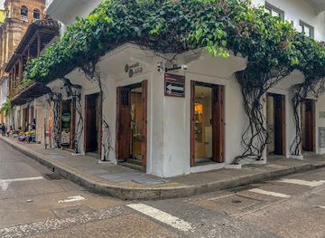 colombia/cartagena/el-laguito/shop/emerald-center