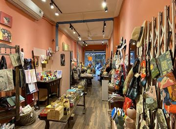 vietnam/south-central-coast/shop/collective-memory-the-house-of-curios