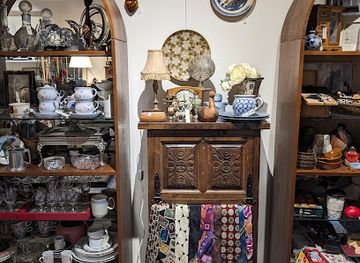 lithuania/vilnius/uzupis/shop/uzantis-antik-store