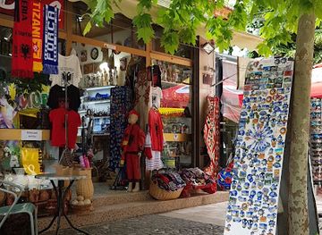 albania/northern-albania/shop/dea-souvenir-main-shop