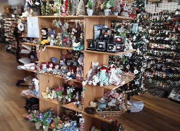 pennsylvania/laurel-highlands/shop/holiday-home-store